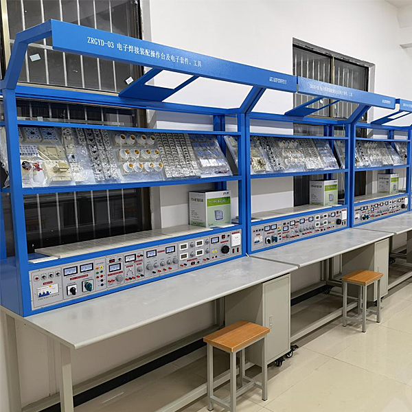 電子焊接裝配技術(shù)綜合實(shí)訓(xùn)臺(tái)(圖1) 電子焊接裝配技術(shù)綜合實(shí)驗(yàn)臺(tái),柴油發(fā)動(dòng)機(jī)總裝實(shí)驗(yàn)裝置